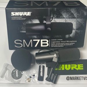 Shure SM7B Cardioid Dynamic Legendary Vocal Microphone
